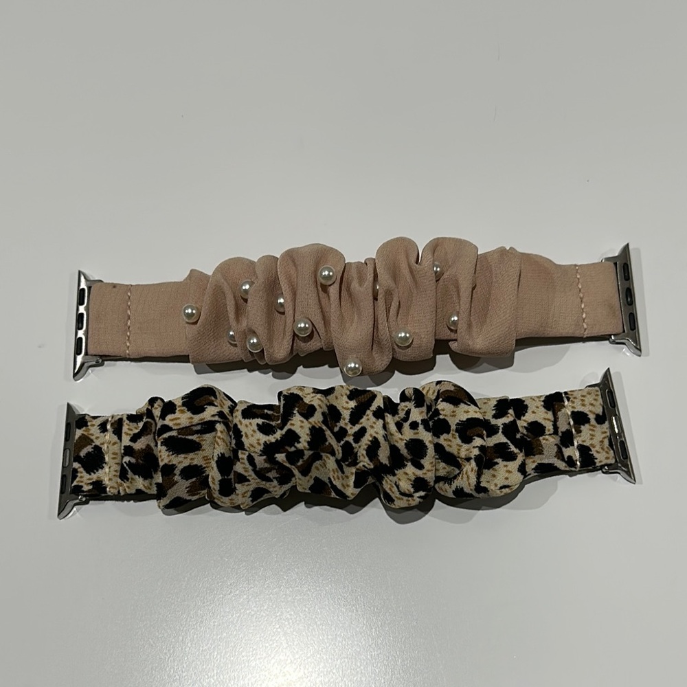 🌸NEW 2 Pieces Elegant Cream and Leopard Print Scrunchie Watch Bands.